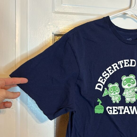 Animal Crossing Women’s Deserted Island Getaways Navy Blue and Green Tshirt XL - Picture 3 of 6